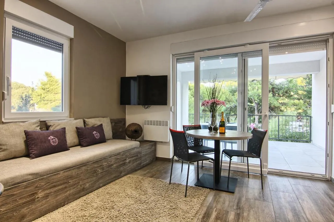Hd Beach House II Pakostane Apartment